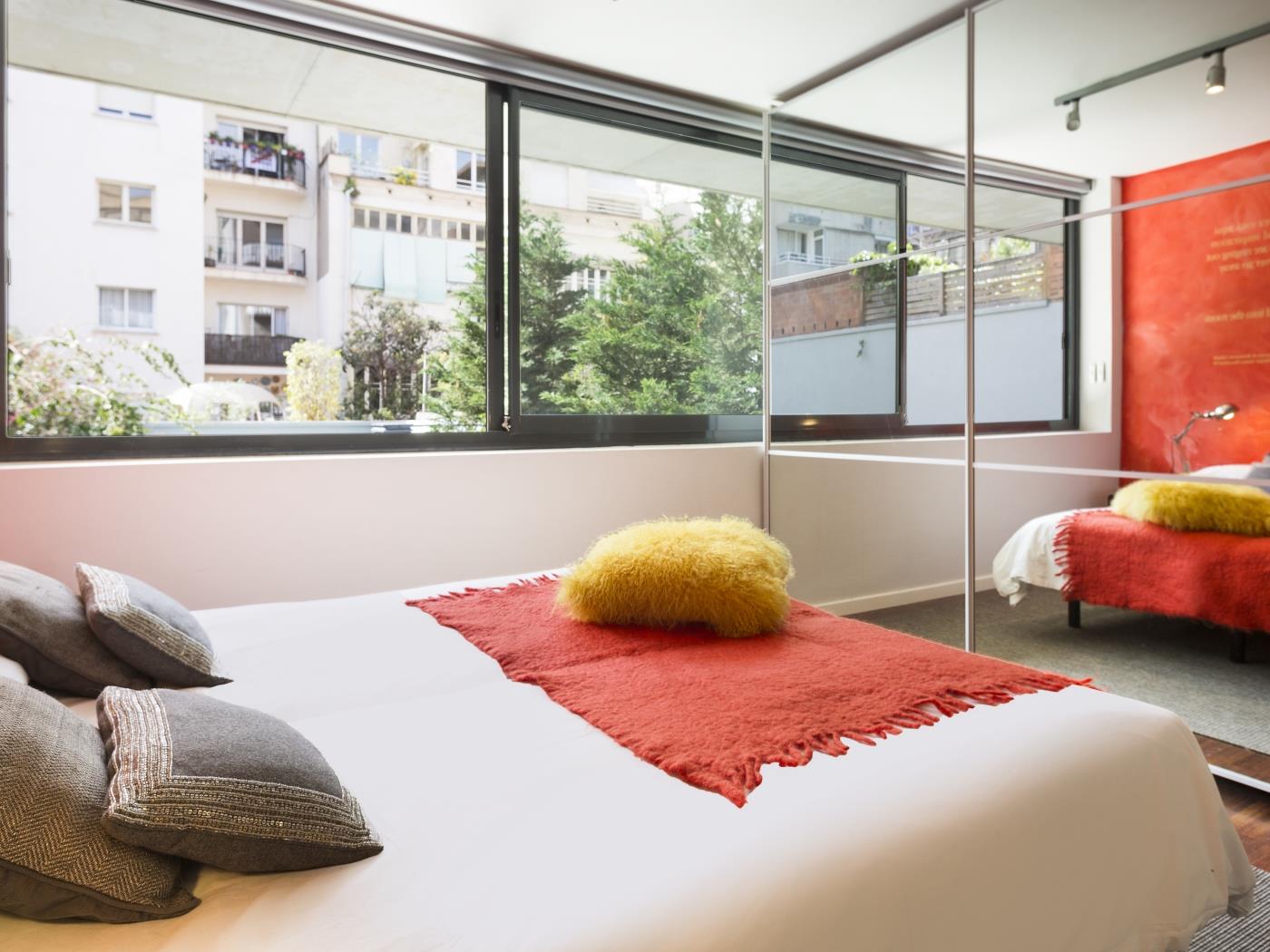 Moderne Maisonette mit eigenem Garten und Pool - My Space Barcelona Appartementen