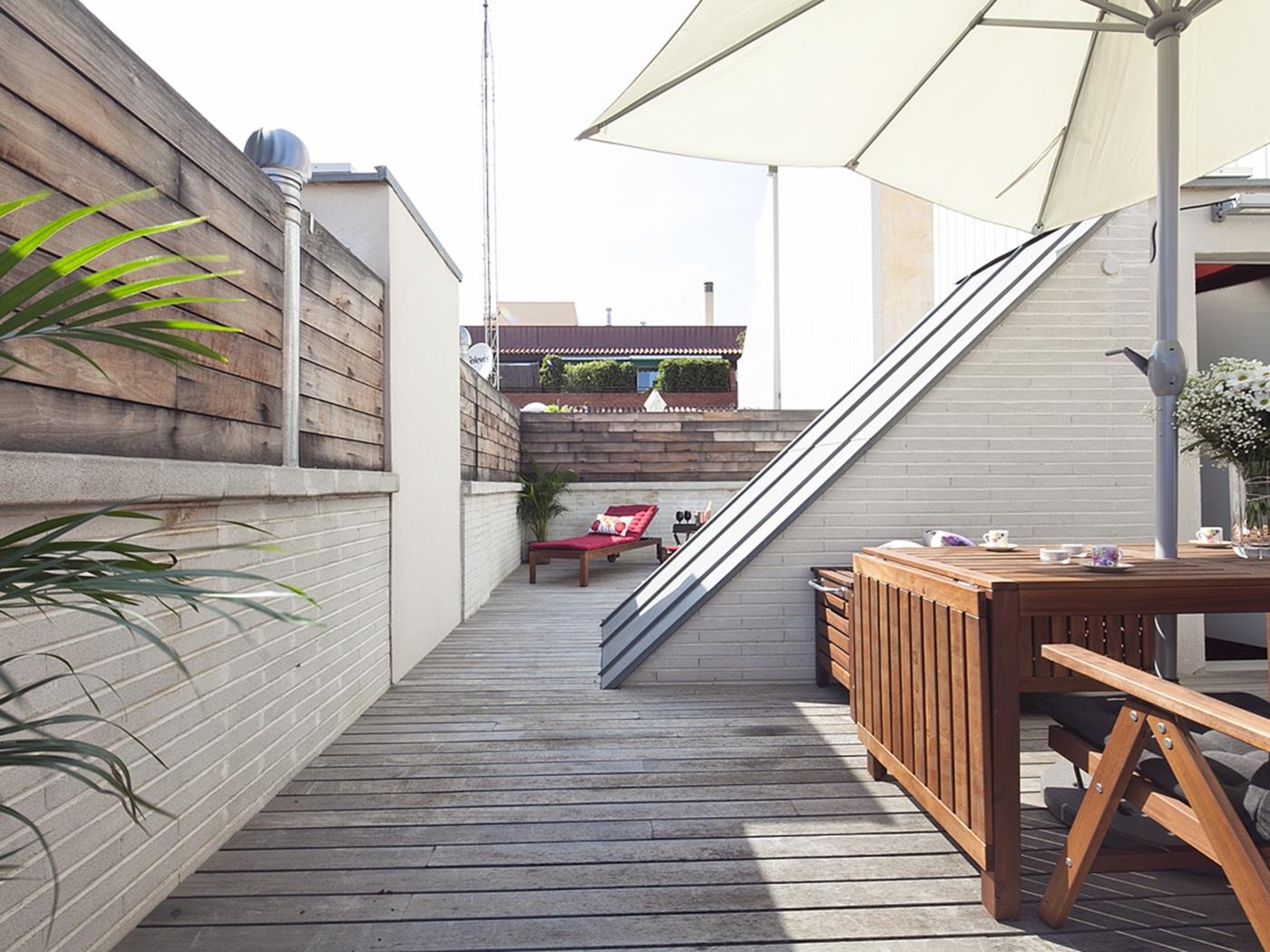 Dachwohnung für 8 Personen mit Terrasse und Schwimmbad nähe dem Zentrum - My Space Barcelona Appartementen