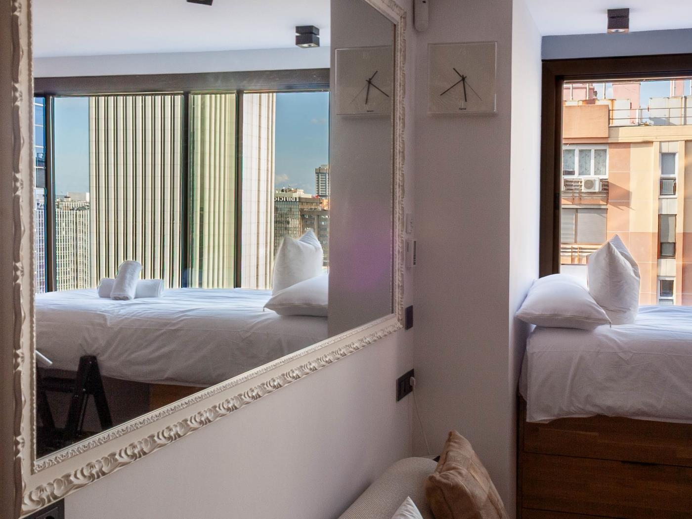 Modernes Loft mit Pool auf dem Dach und Blick auf die Stadt - My Space Madrid Appartementen
