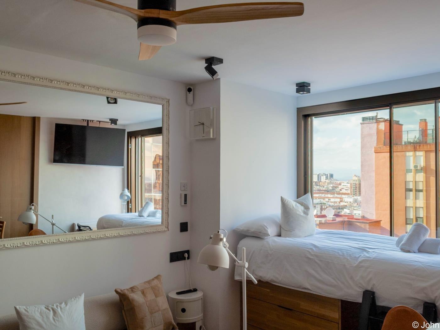 Modernes Loft mit Pool auf dem Dach und Blick auf die Stadt - My Space Madrid Appartementen