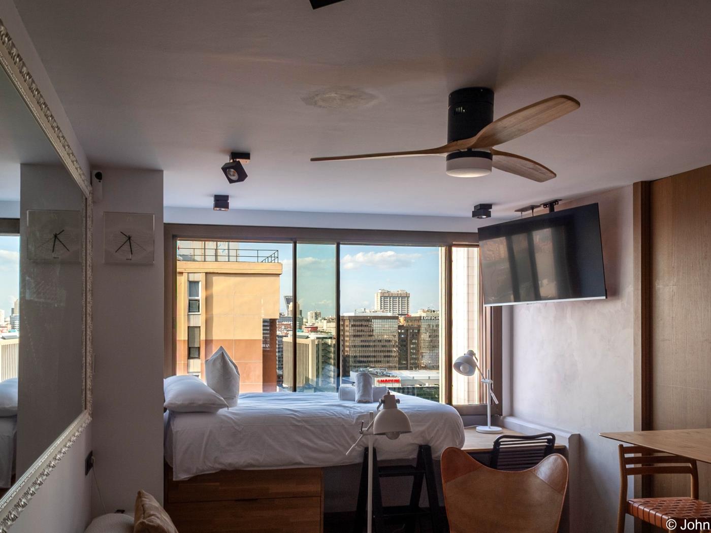 Modernes Loft mit Pool auf dem Dach und Blick auf die Stadt - My Space Madrid Appartementen