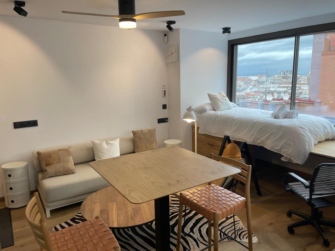 Modernes Loft mit Pool auf dem Dach und Blick auf die Stadt - My Space Madrid Appartementen