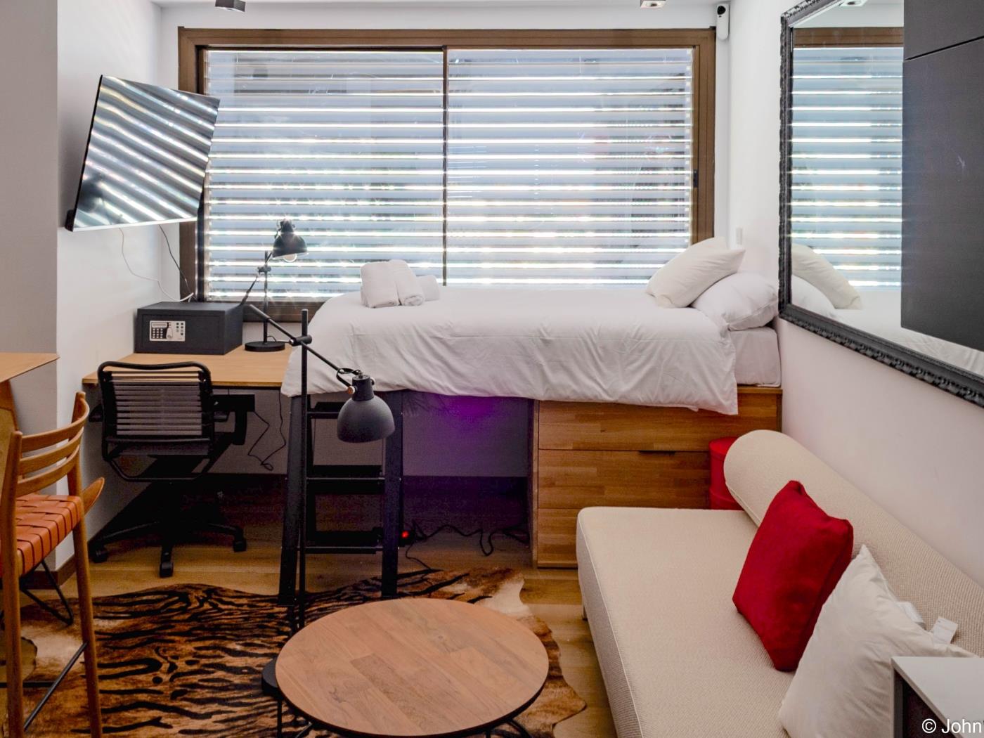 Modernes Studio-Loft mit Stadtblick, Dachpool und Smart TV - My Space Madrid Appartementen