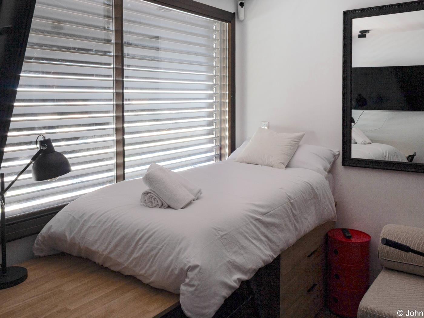 Modernes Studio-Loft mit Stadtblick, Dachpool und Smart TV - My Space Madrid Appartementen