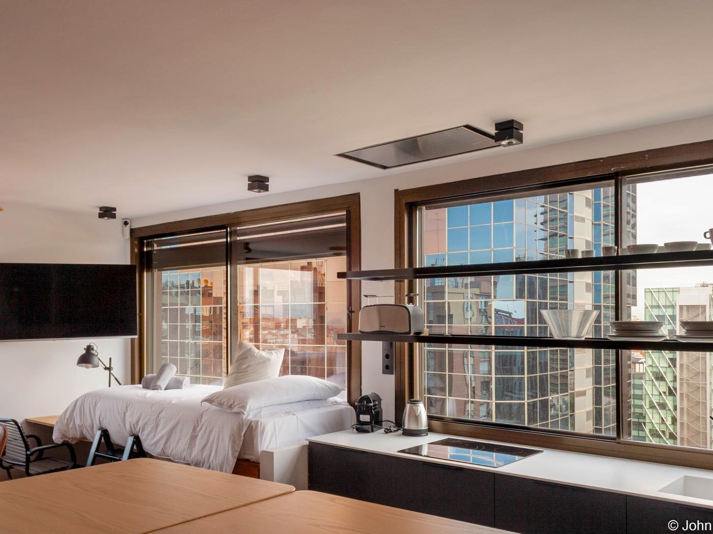 Chic Studio Loft mit Stadtblick und Dachpool - My Space Madrid Appartementen