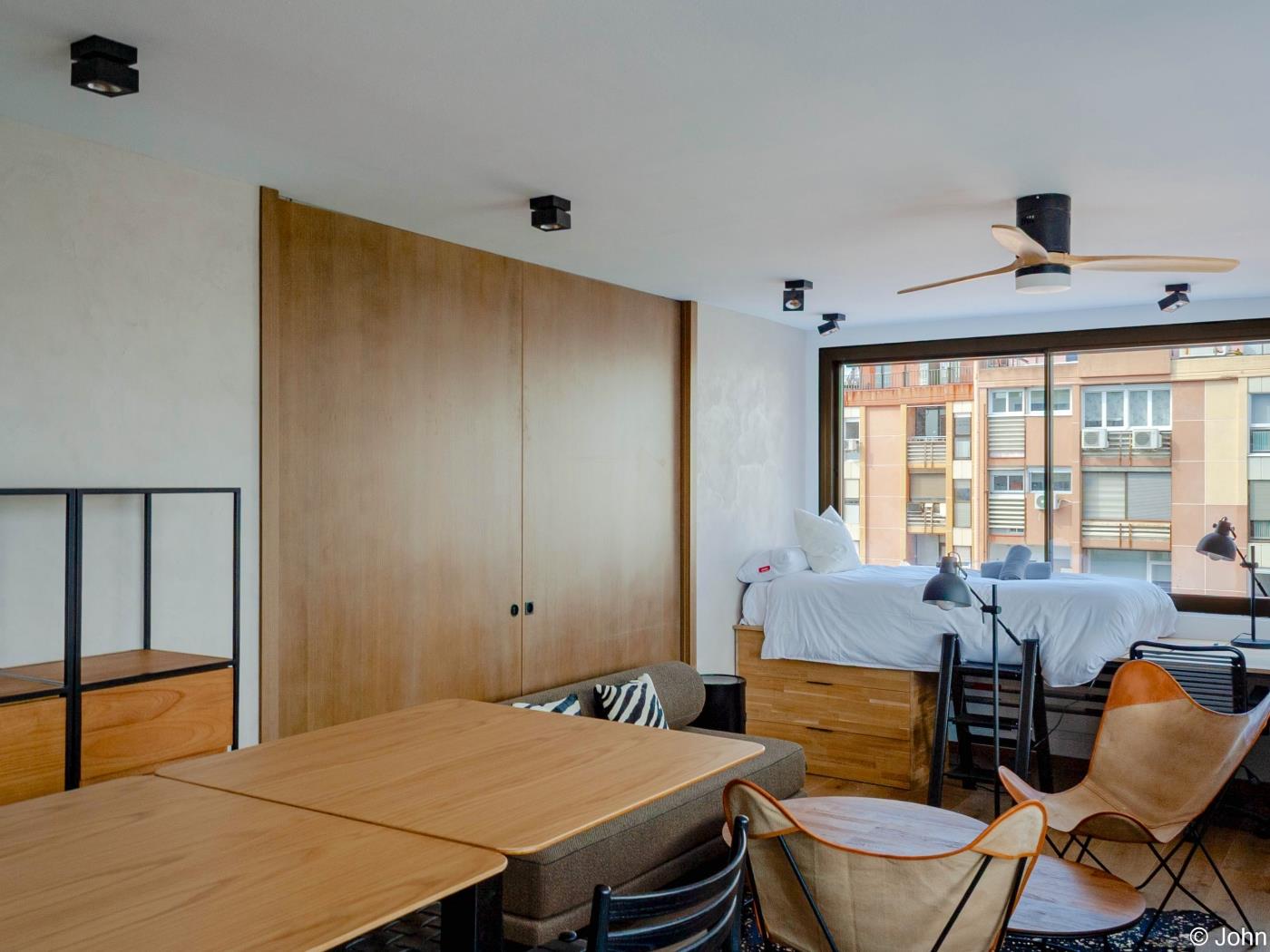 Chic Studio Loft mit Stadtblick und Dachpool - My Space Madrid Appartementen