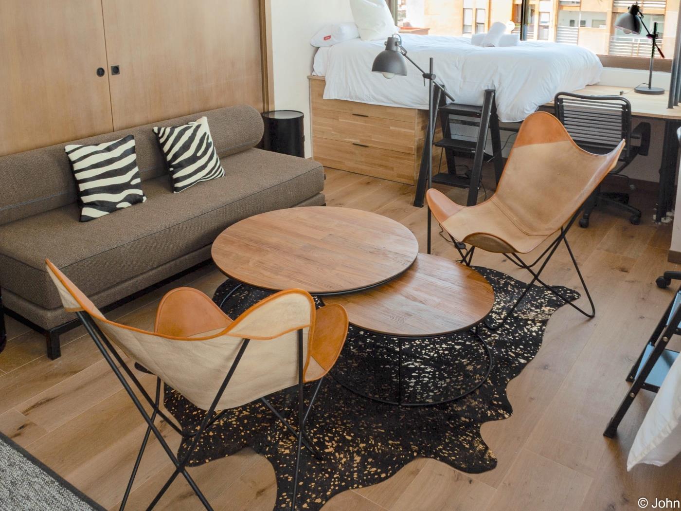 Chic Studio Loft mit Stadtblick und Dachpool - My Space Madrid Appartementen