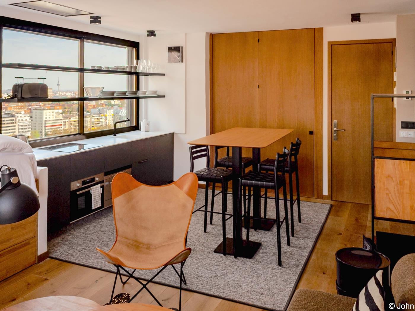Chic Studio Loft mit Stadtblick und Dachpool - My Space Madrid Appartementen