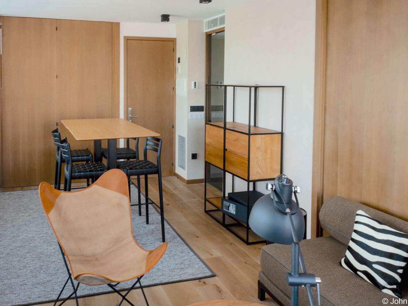 Chic Studio Loft mit Stadtblick und Dachpool - My Space Madrid Appartementen