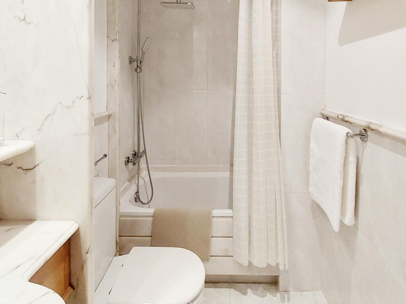 Helle 2-Zimmer-Wohnung neben dem Hotel Palace – Innenstadt BarcA - My Space Barcelona Appartementen